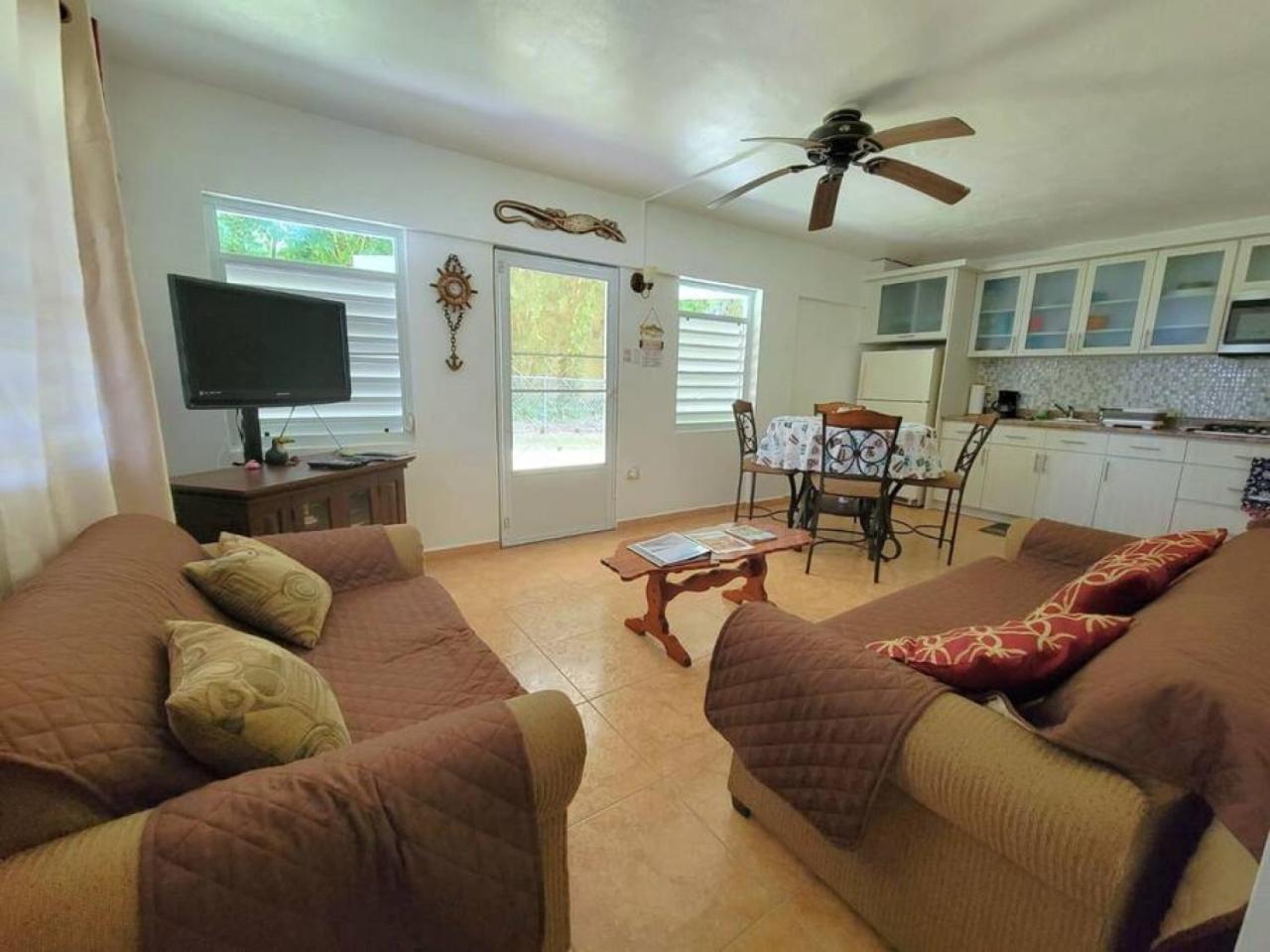 Unit Facing Steps Beach And With Close Beach Access Rincon Luaran gambar